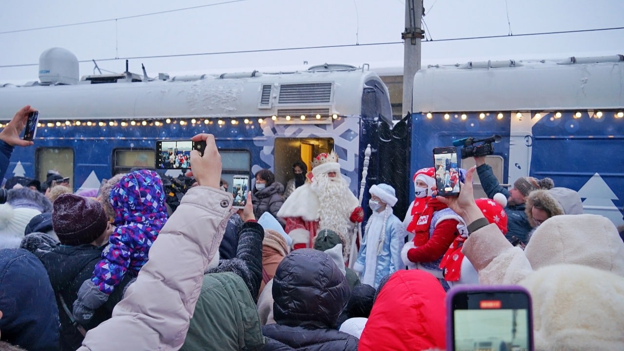 В Ярославль прибыл новогодний поезд из Великого Устюга