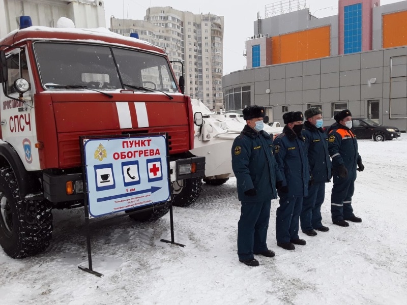 В Ярославле водителям большегрузов справиться с крутыми подъемами поможет БТР