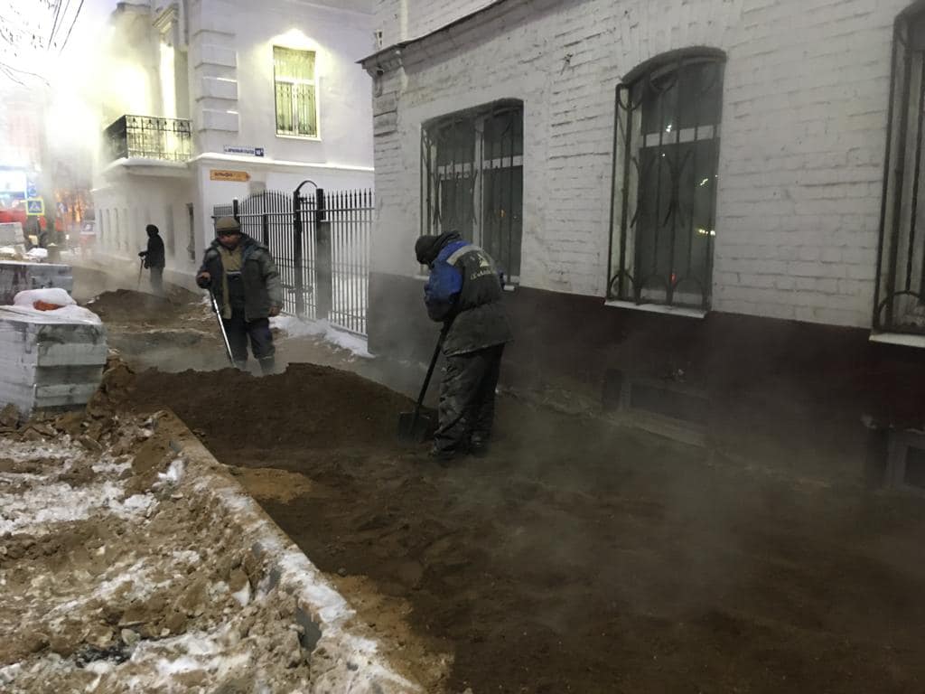 В преддверии Нового года подрядчик в Ярославле начал ремонтировать Красный съезд