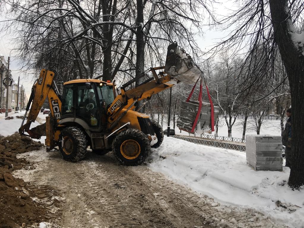 В преддверии Нового года подрядчик в Ярославле начал ремонтировать Красный съезд