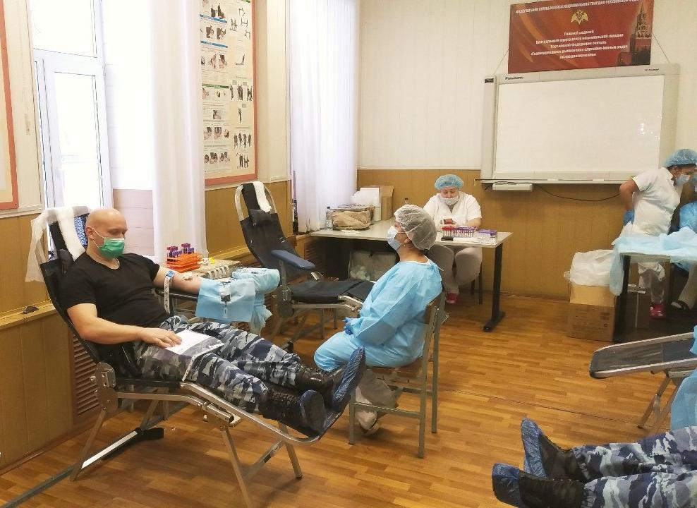 Ярославские росгвардейцы пополнили региональный банк крови на 32 литра