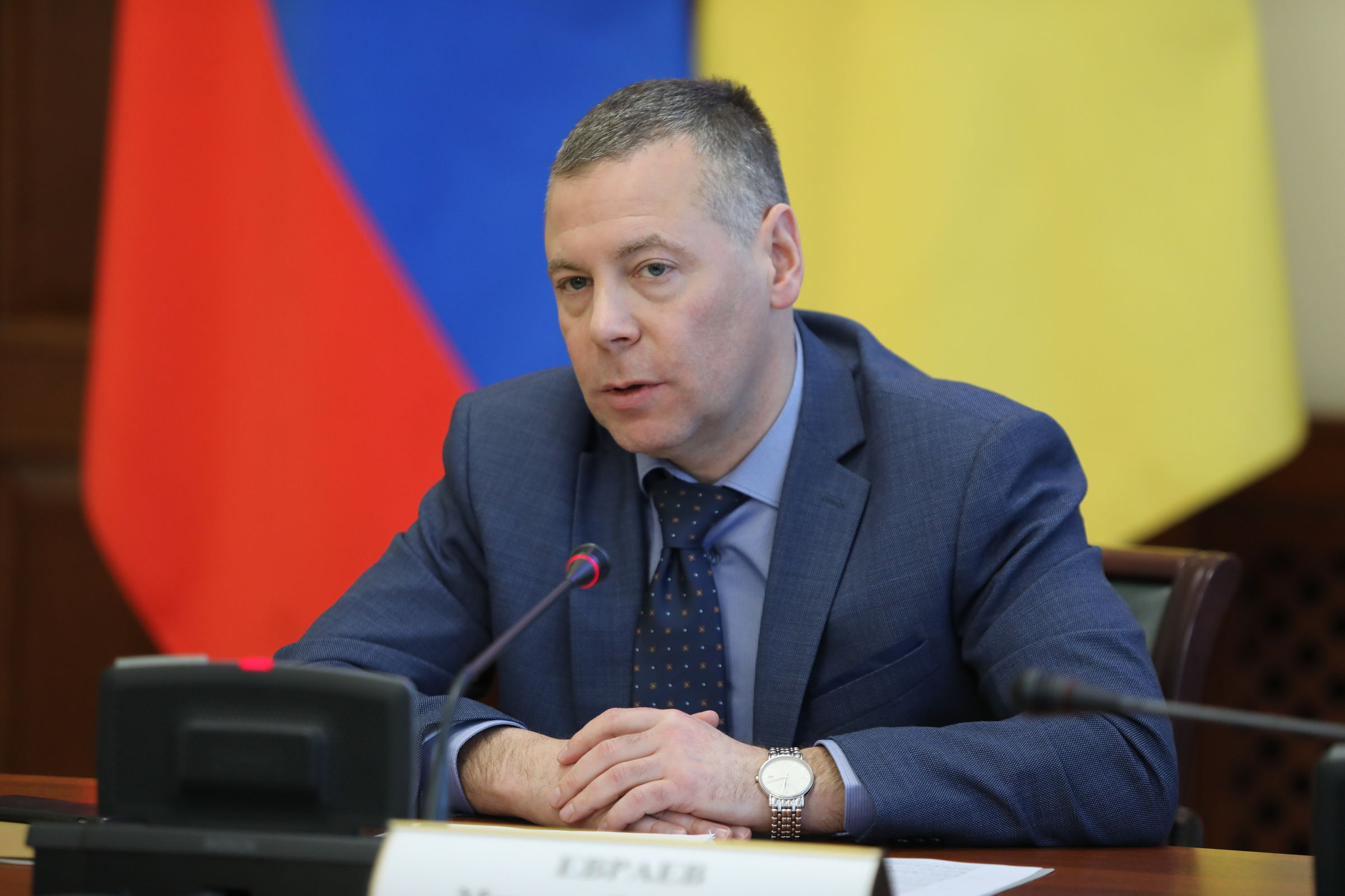 Михаил Евраев встретился с представителями политических фракций областной Думы