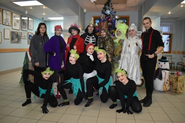 Студенты Ярославского колледжа культуры провели благотворительную акцию «Новый год – праздник без границ»