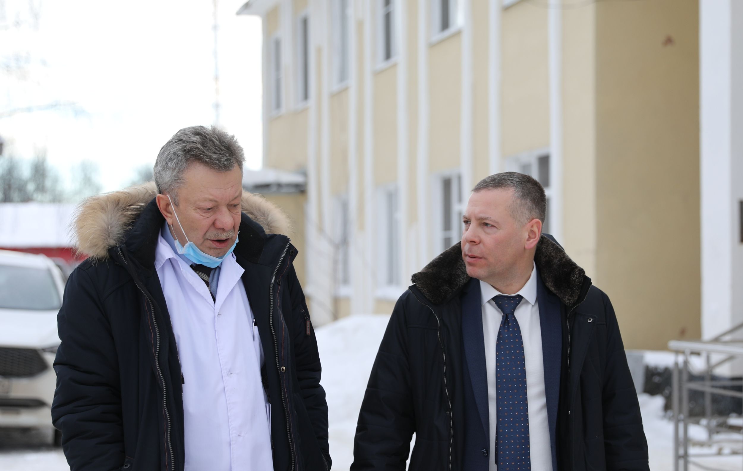 Михаил Евраев в ходе визита в Некрасовскую ЦРБ: решать кадровый вопрос в здравоохранении будем комплексно