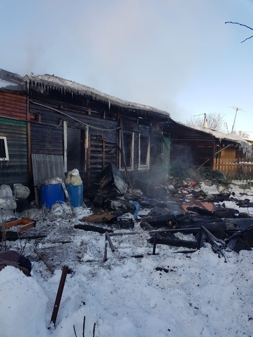 Жителям сгоревшего многоквартирного дома под Ярославлем окажут материальную помощь