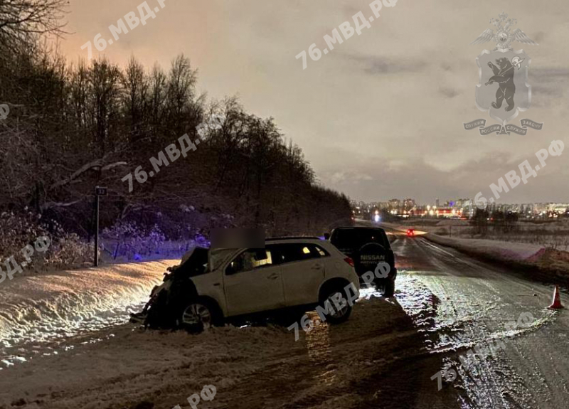 В ДТП на трассе под Ярославлем пострадали два человека