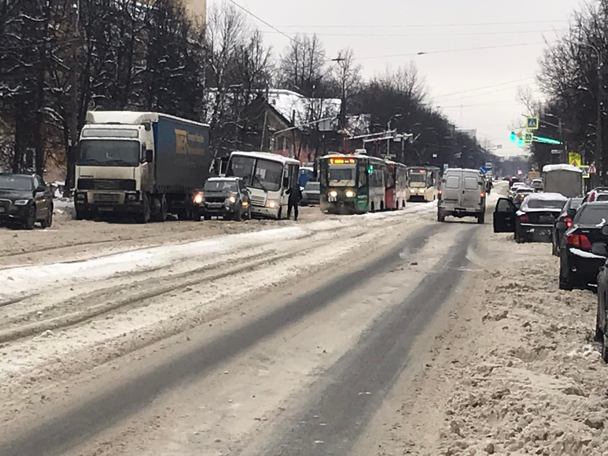 В Ярославле из-за серии ДТП было парализовано движение трамваев