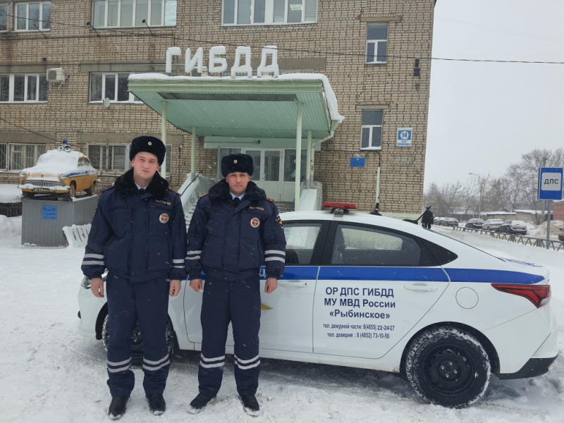 В Рыбинске полицейские спасли из пожара пенсионерку