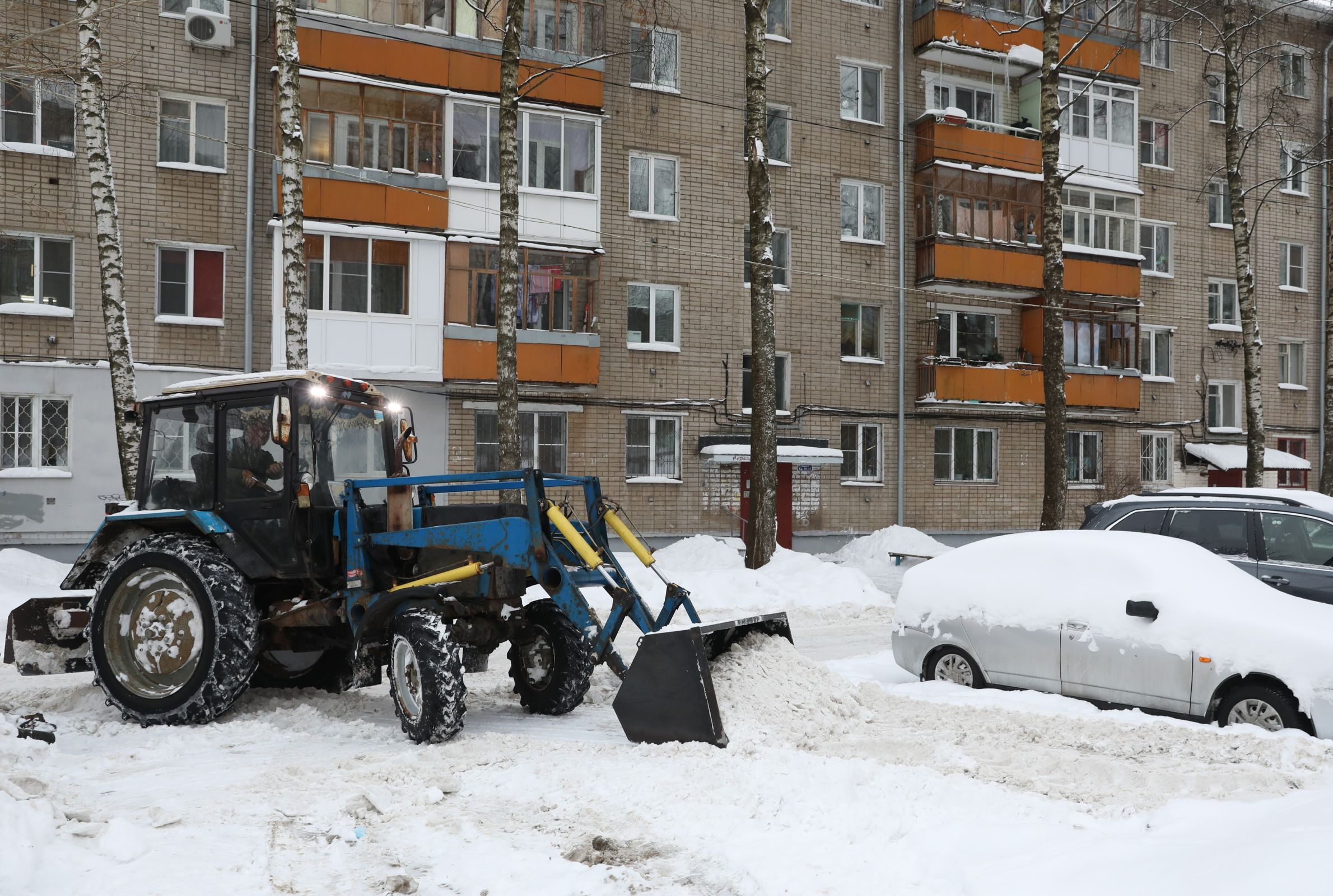 Михаил Евраев поручил усилить работу по уборке снега