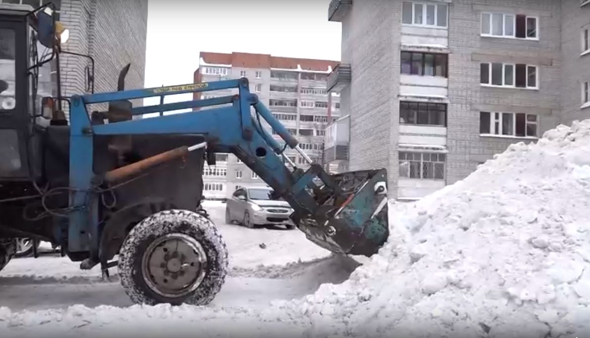 Как справляются с уборкой снега в Заволжском районе Ярославля