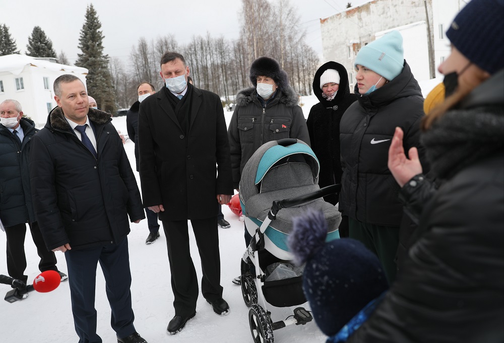 Детские площадки и дворы обустроят в Брейтове Ярославской области в этом году