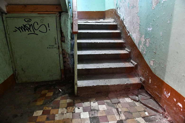 В Ярославле после обращения местной жительницы отремонтируют подъезд дома на улице Володарского