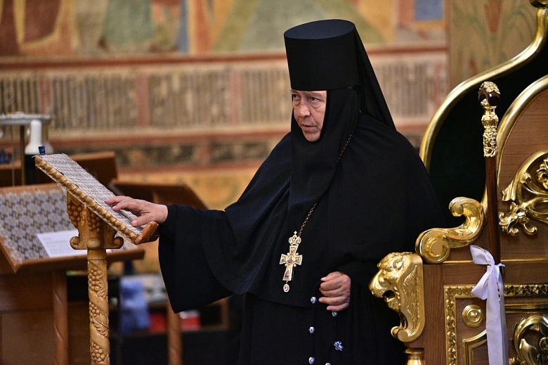 Владимир Путин наградил орденом Святой Екатерины настоятельницу Толгского монастыря в Ярославле