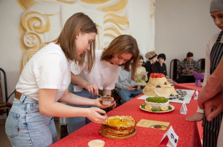 В Ярославском колледже индустрии питания прошел кулинарный фестиваль «Широкая Масленица»