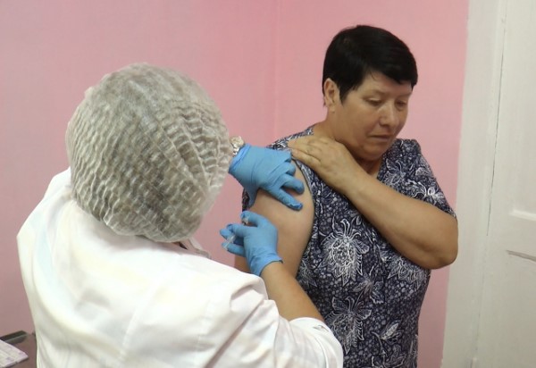 В Ярославской области продолжается выездная вакцинация сотрудников предприятий от коронавируса