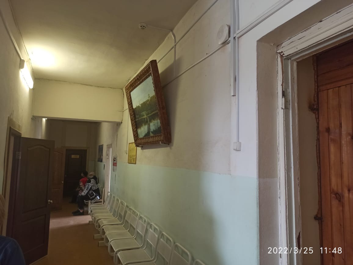 В Ростовской ЦРБ с потолка обрушилась штукатурка