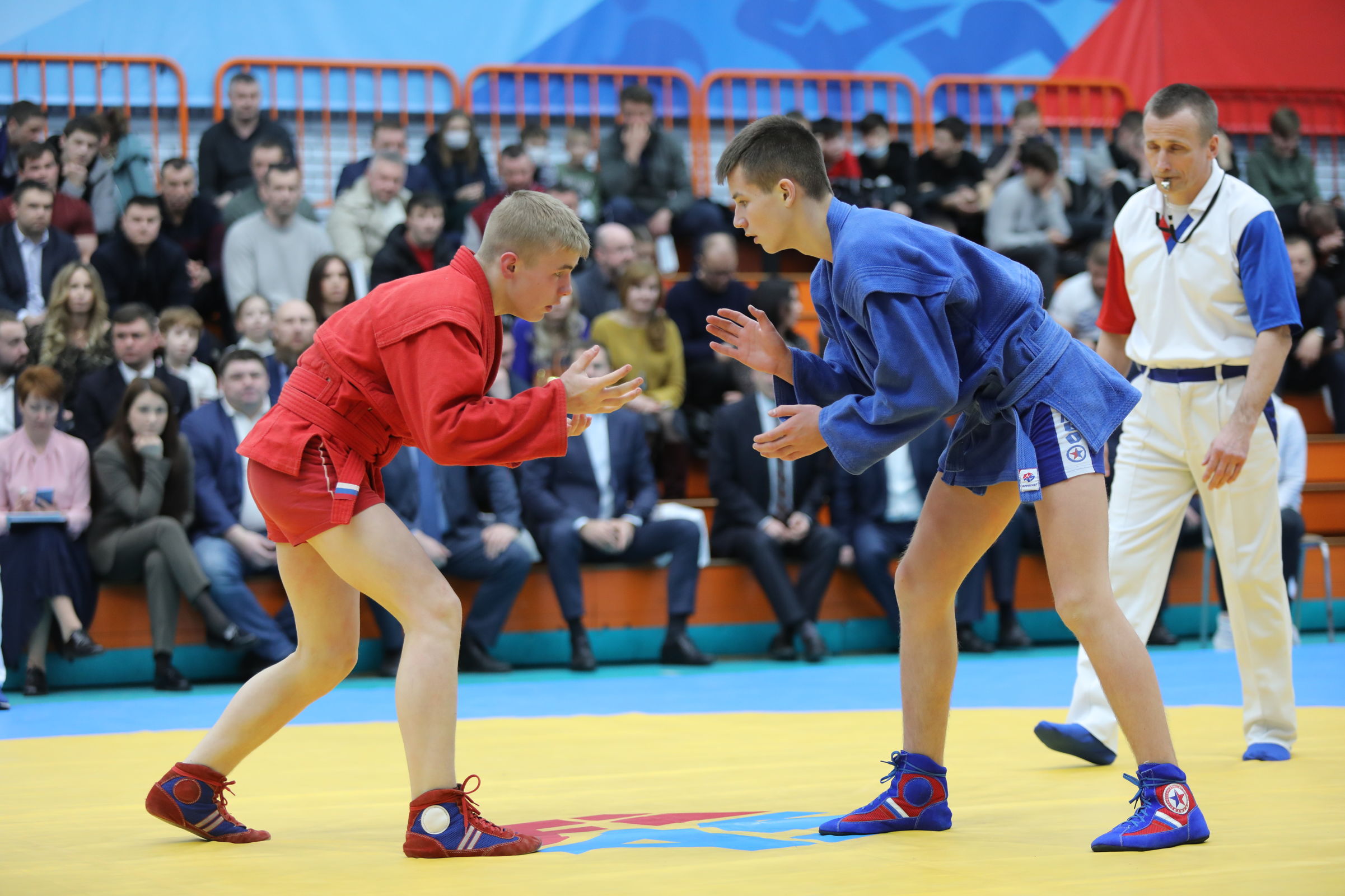 ​Михаил Евраев открыл Всероссийские соревнования по самбо на Кубок губернатора Ярославской области