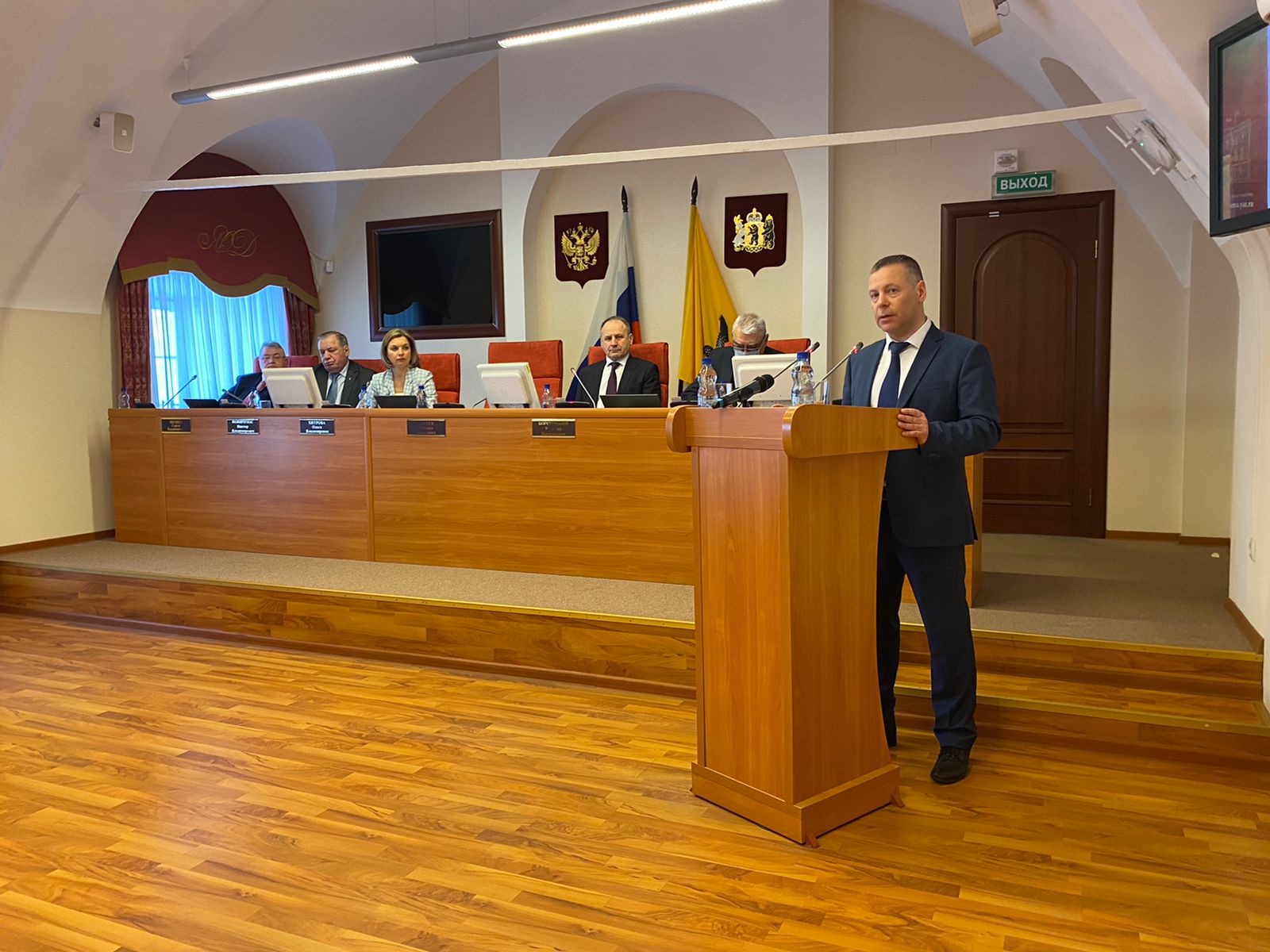 Михаил Евраев выступил с отчетом о работе правительства перед Ярославской областной Думой