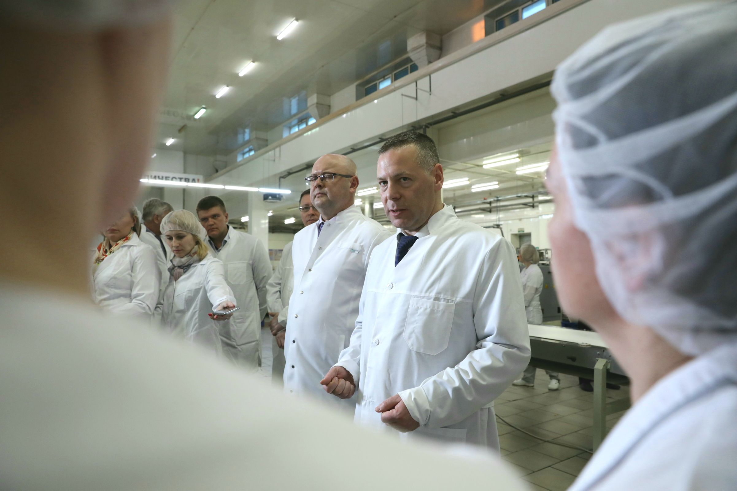 Михаил Евраев обсудил с руководством шоколадной фабрики развитие в условиях экономических санкций