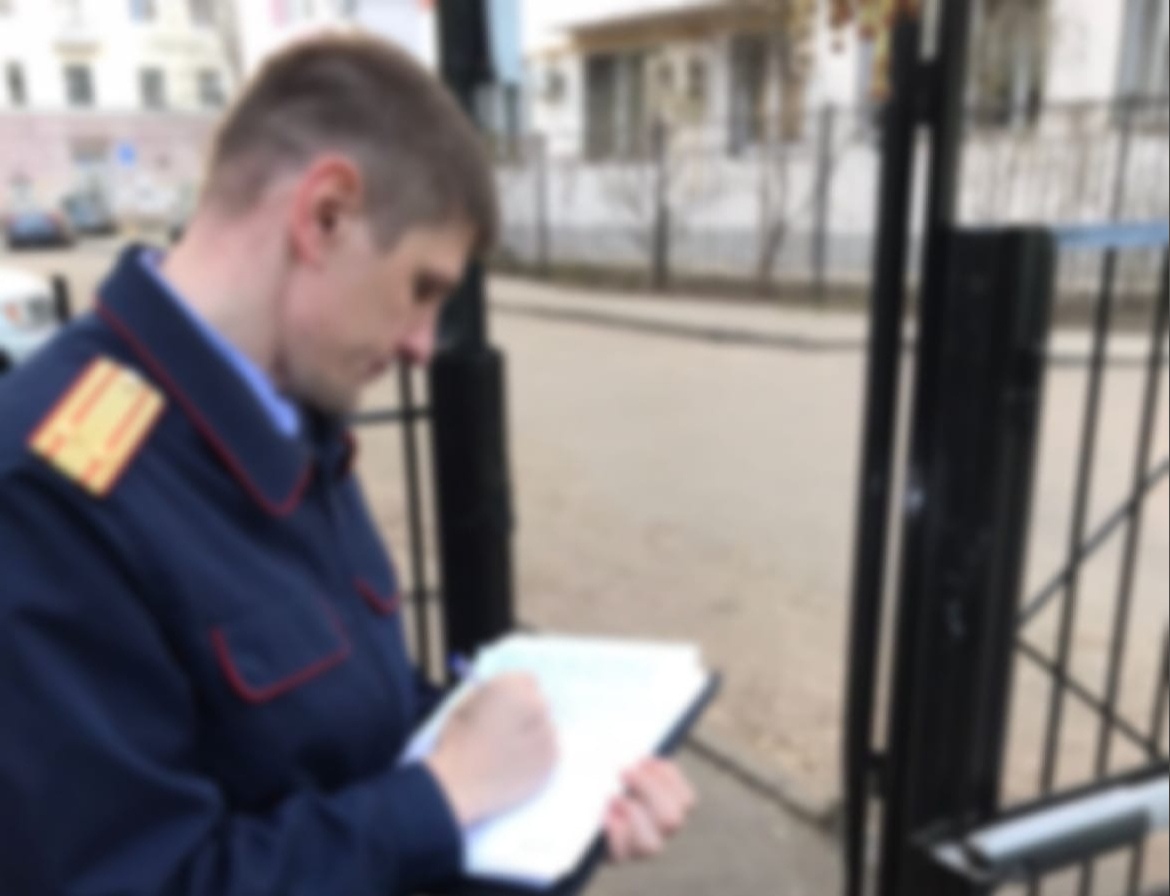 На открывшего стрельбу у детсада в Ярославле мужчину завели уголовное дело