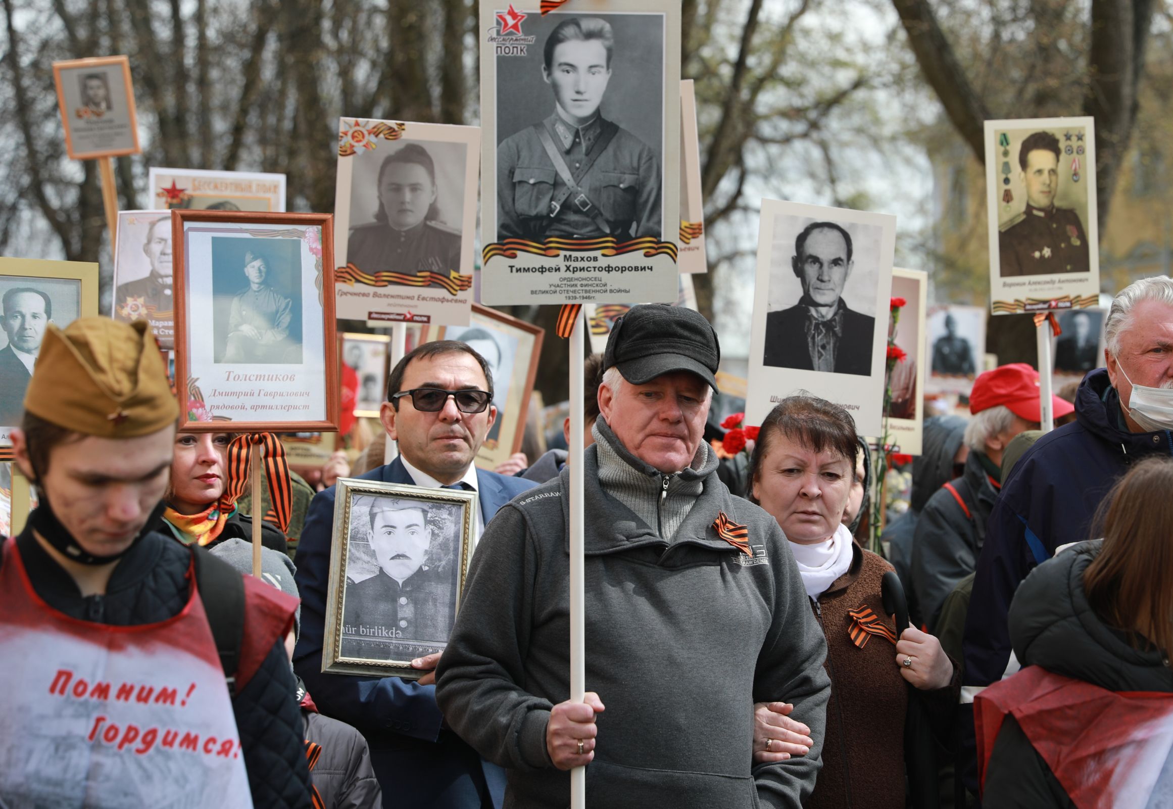 ​Михаил Евраев вместе с жителями Ярославля принял участие в шествии «Бессмертного полка»: кадры