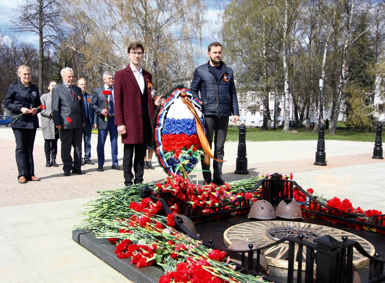 В «Россети Центр Ярэнерго» почтили память павших героев в Великой Отечественной войне