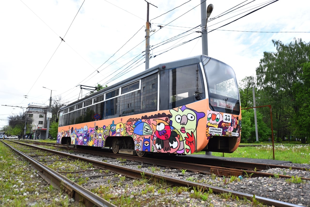 В Ярославле запустили общественный транспорт с детскими рисунками