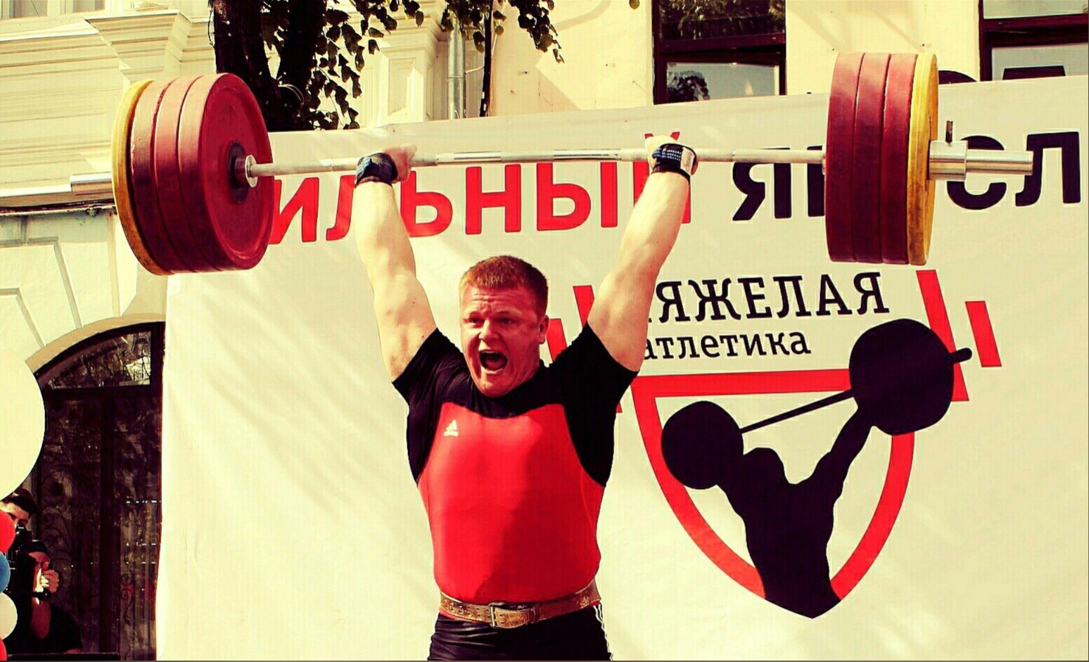 Ярославский силач установил мировой рекорд, протащив пассажирский состав на 83 метра