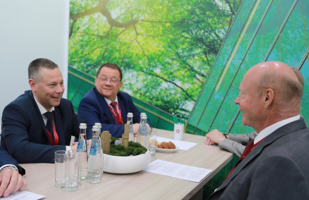 ​Михаил Евраев подписал соглашение о строительстве в Угличе биофабрики при сыродельном заводе