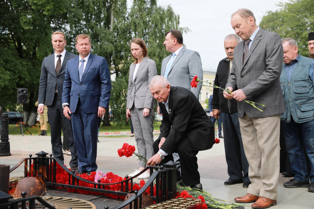 Михаил Евраев принял участие в мероприятиях, посвященных Дню памяти и скорби