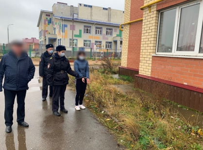 В Ярославской области будут судить мать, выбросившую свою дочь из окна