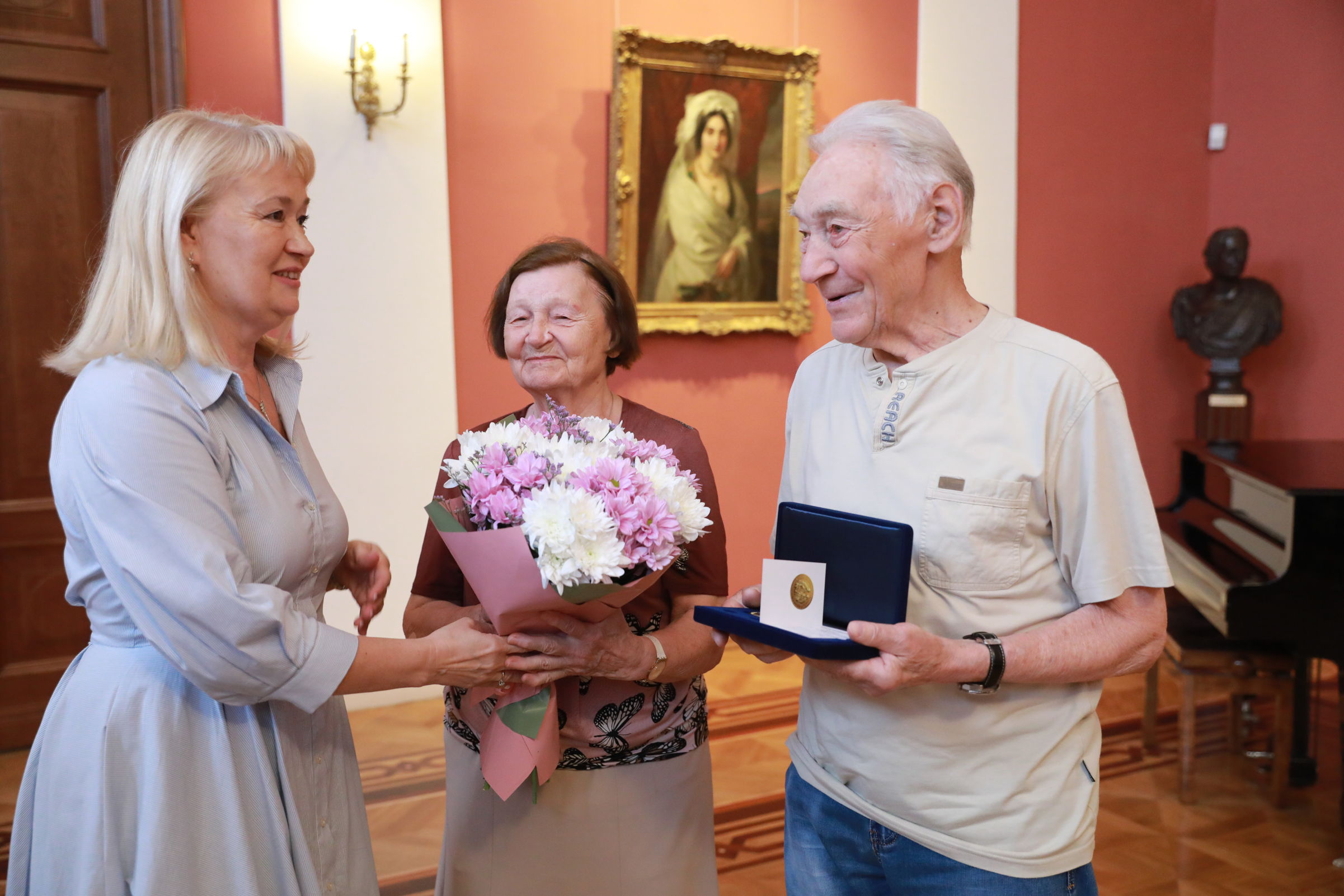 60 супружеских пар Ярославской области удостоены медали «За любовь и верность»