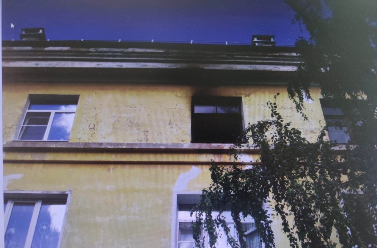 В многоквартирном доме в Ярославле при пожаре погиб мужчина