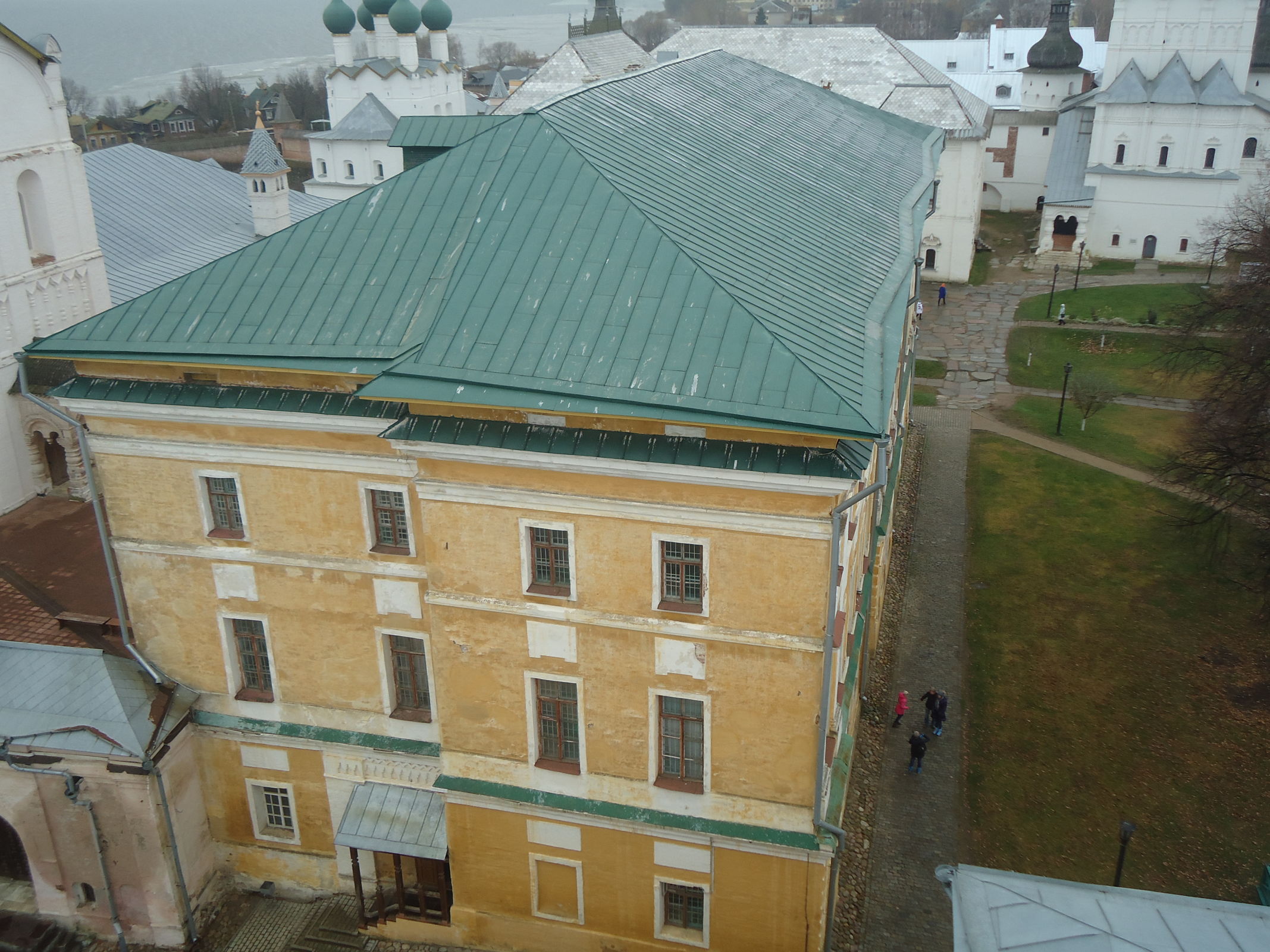 В Ростовском кремле Ярославской области ремонтируют Самуилов корпус