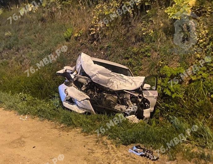 В Ярославской области в аварии с грузовиком пострадал водитель легковушки
