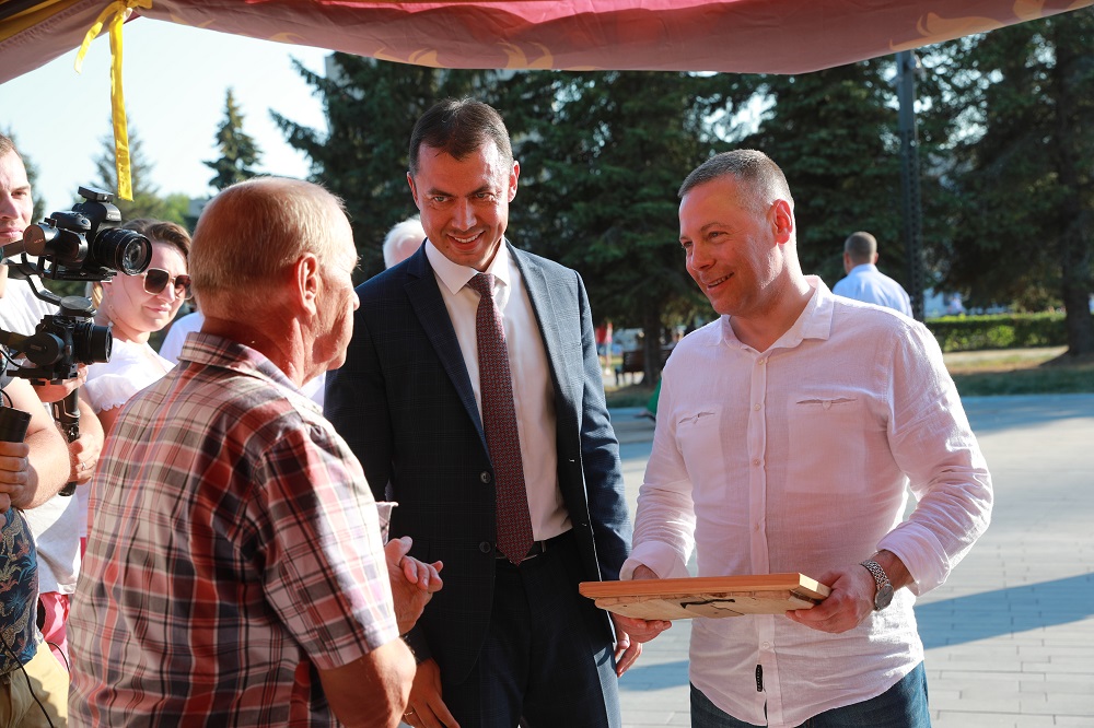 Михаил Евраев принял участие в праздновании Дня города Тутаева