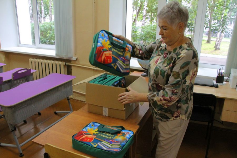 В Рыбинск доставили 2,2 тысячи наборов для будущих первоклассников