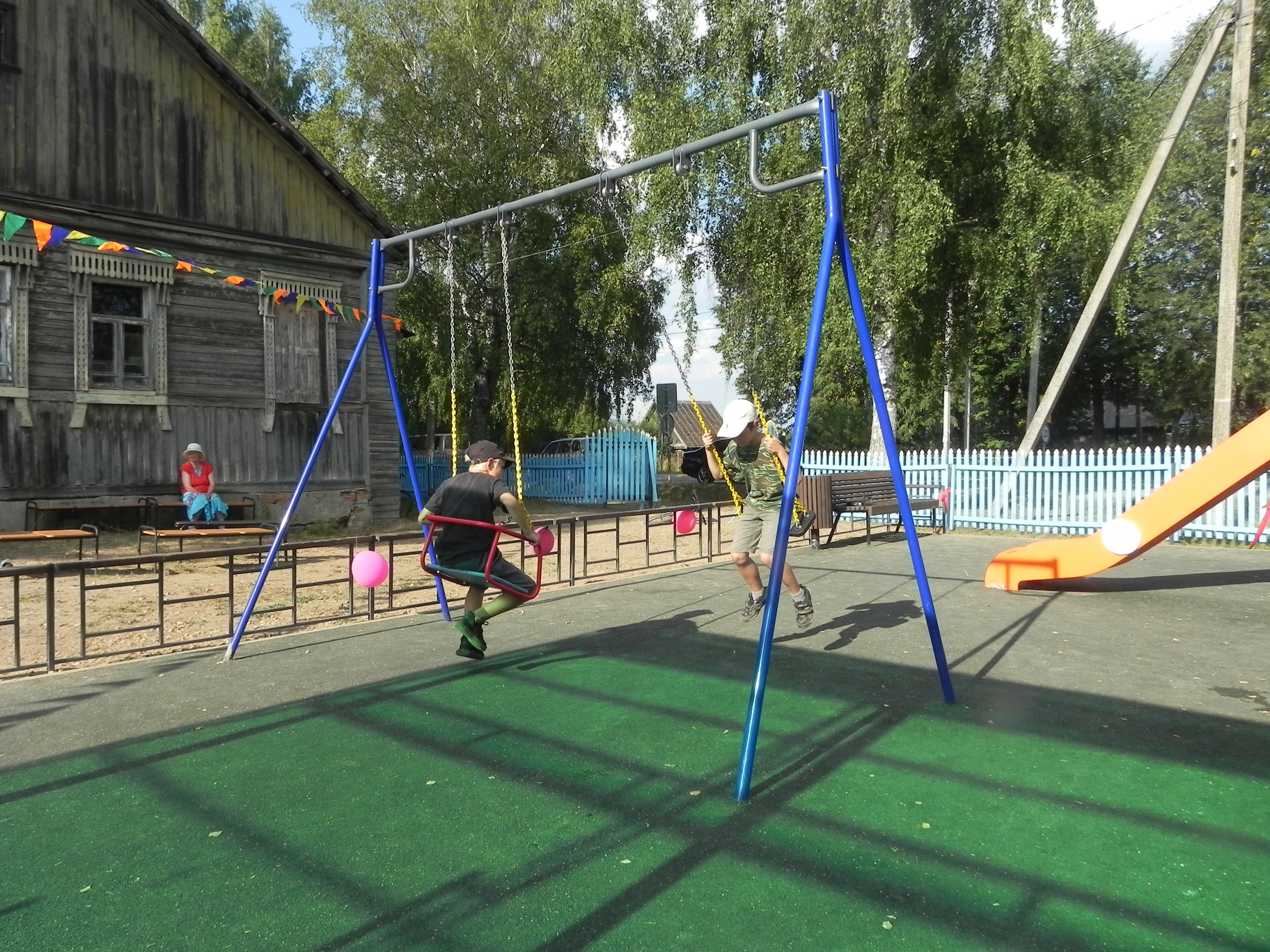 Семь детских игровых площадок установили по губернаторской программе в Борисоглебском районе