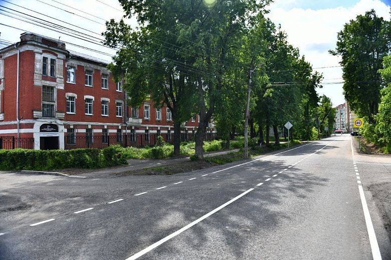 В Ярославле отремонтировали несколько дорог рядом со школами и детсадами