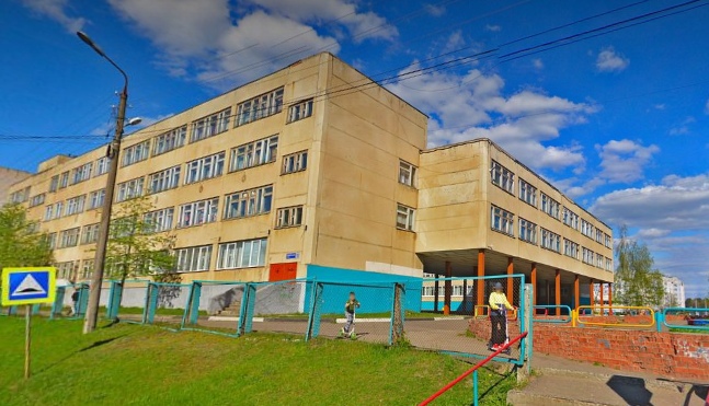В Ярославле за Волгой эвакуировали учеников и администрацию школы