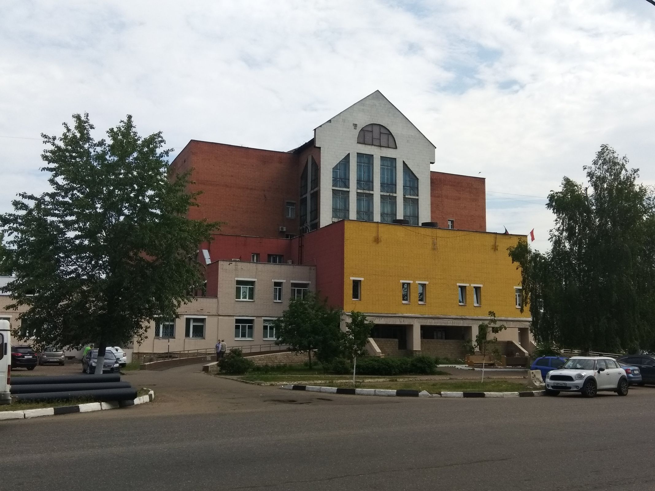 В Ярославле больницы временно запретили посещать пациентов стационаров
