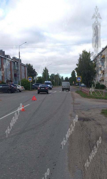 В Ярославской области мужчина на иномарке сбил 15-летнюю девушку