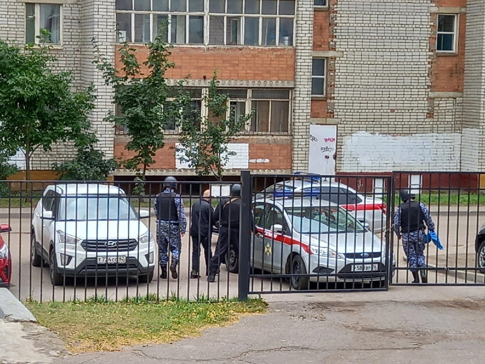 В Ярославле задержали мужчину, который проник в одну из школ