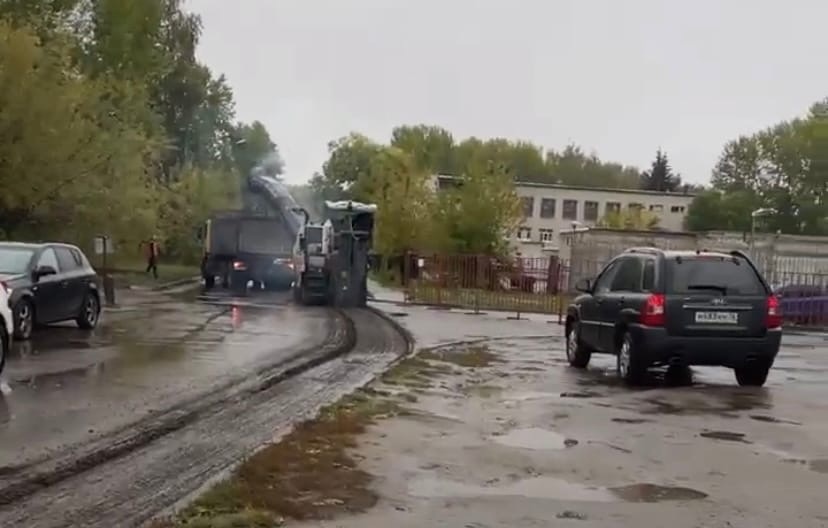 В Ярославле после проверки общественников начался ремонт подъезда к перинатальному центру