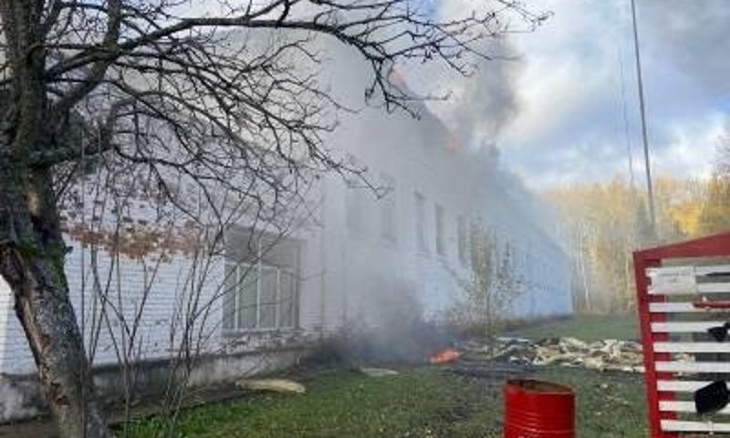 В Ярославской области потушили пожар на складе Минобороны