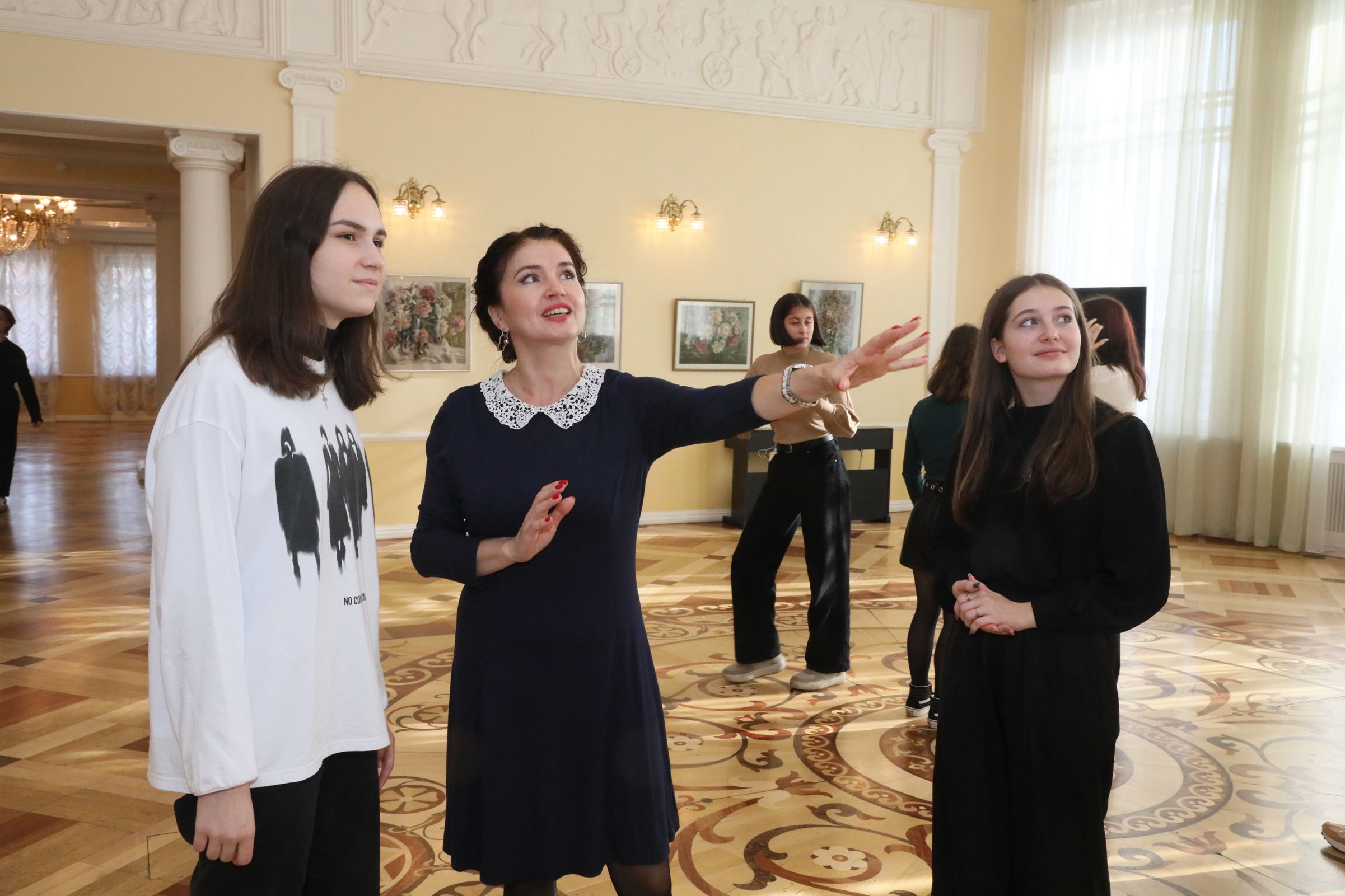 В первом русском – экстрасенсы? Новые проекты для школьников стартовали в Волковском театре