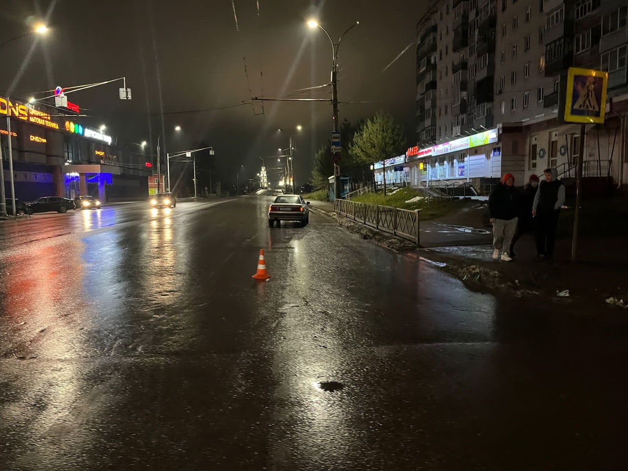 В Рыбинске водитель иномарки сбил молодого человека на пешеходном переходе
