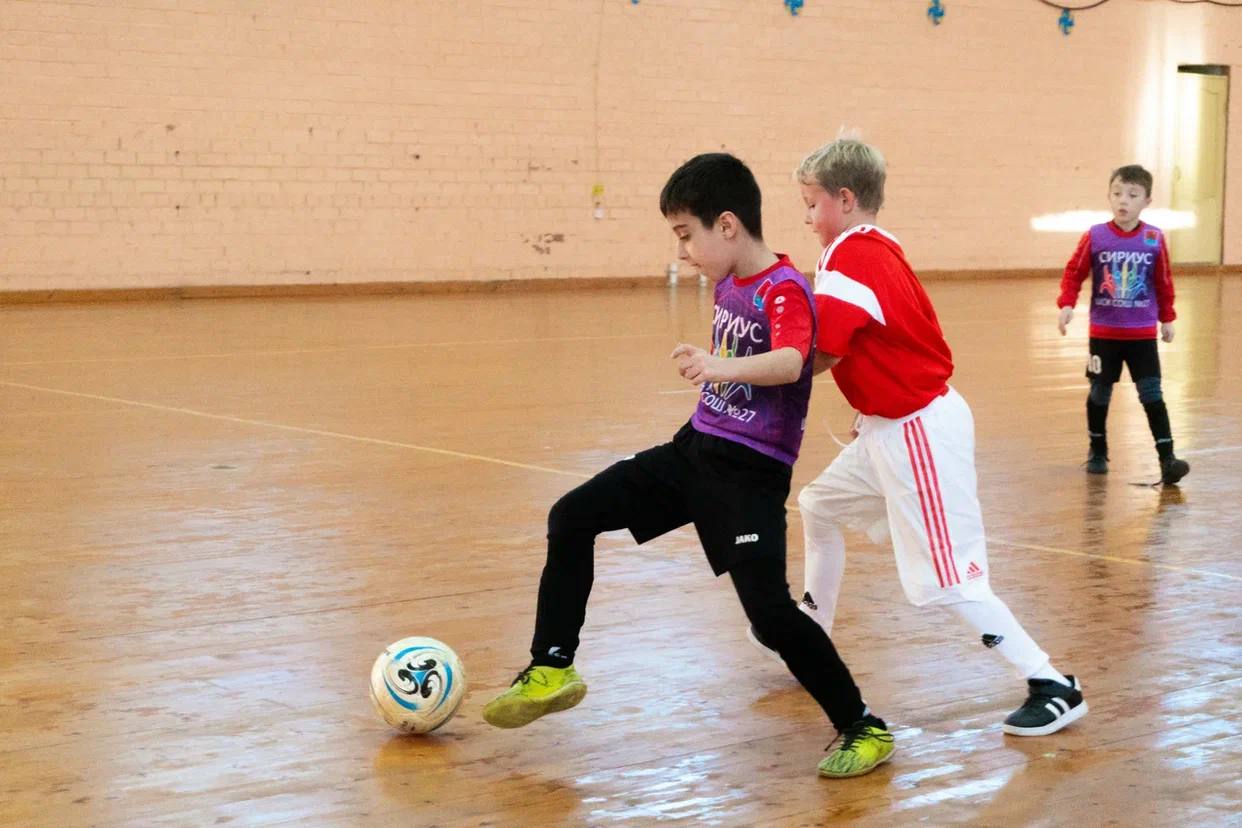 В Ярославской области завершились два месяца футбольных баталий между школами региона