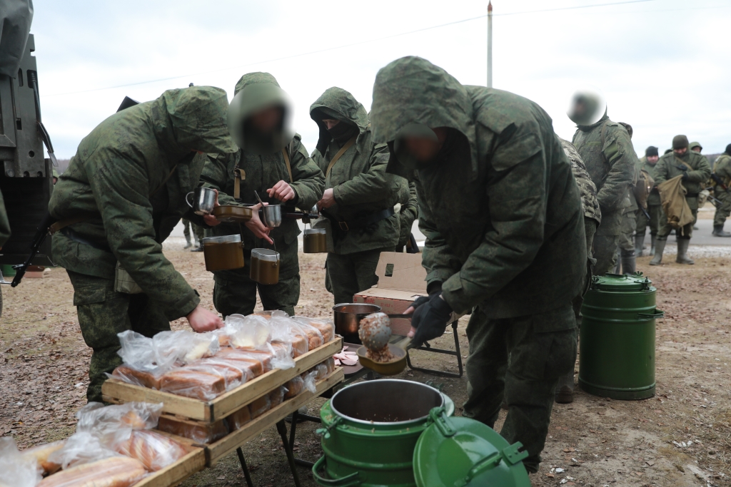 Ярославские резервисты успешно выполняют задачи боевой подготовки на учебном полигоне под Костромой