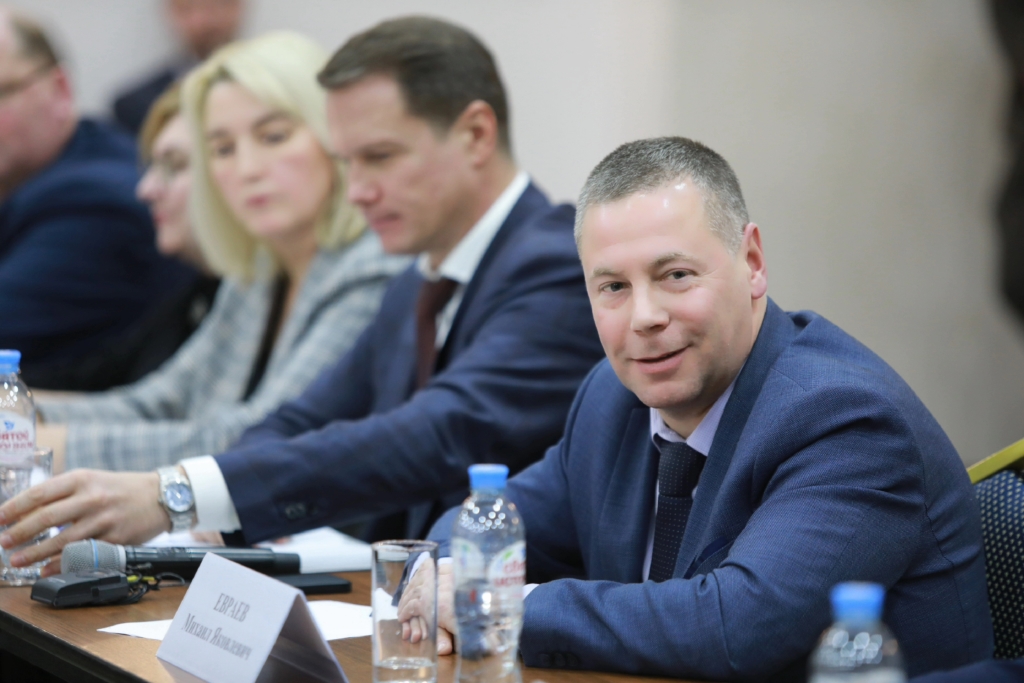 Михаил Евраев обсудил с руководителями туристических компаний перспективы развития отрасли в регионе